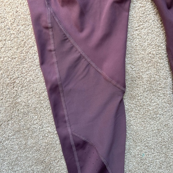 Under Armor Leggings. S. - Picture 2 of 6